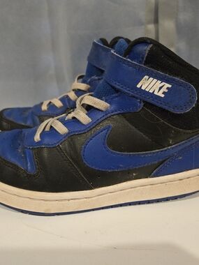Nike Kids High-Top Sneakers in Black and Blue